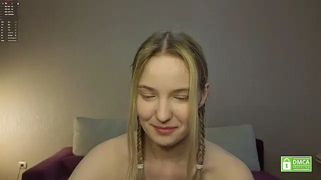 HongTomczak stripchat live cam model