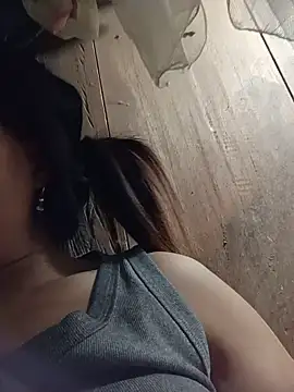 an-orphan stripchat live cam model