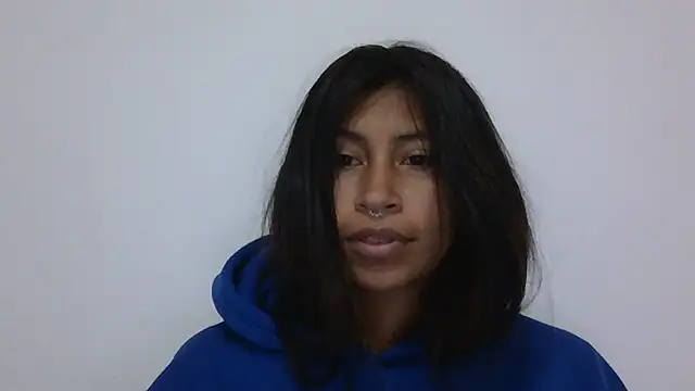 Pocahontas_Honey stripchat live cam model