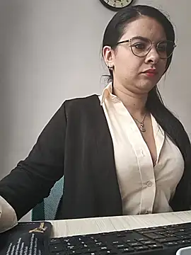 Paolitha25 stripchat live cam model