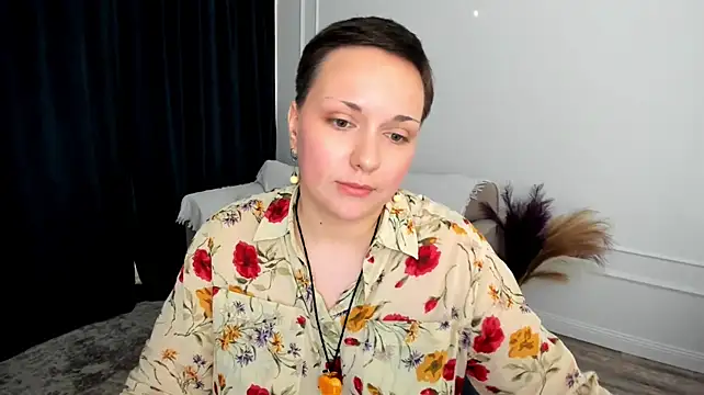 GoldenHazee stripchat live cam model