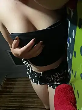 anhchau1 stripchat live cam model