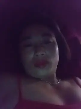 trieuhoaly stripchat live cam model