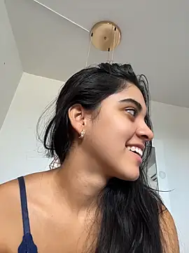 mia_moonna stripchat live cam model