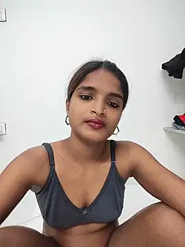 Honey-000 stripchat live cam model