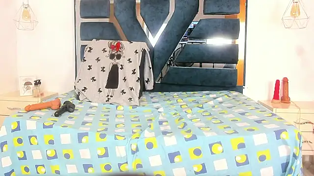 LolaBoobs stripchat live cam model