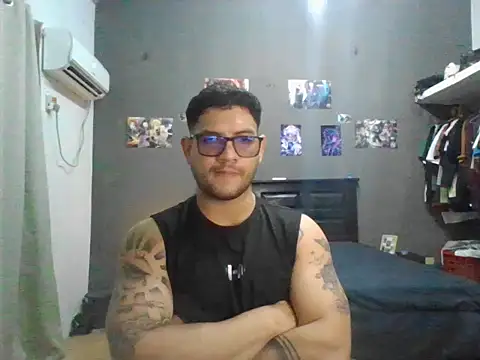 EnzoValera stripchat live cam model