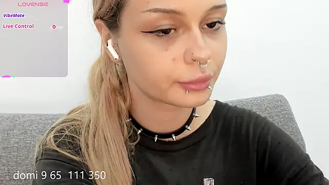 MelonyEmo stripchat live cam model