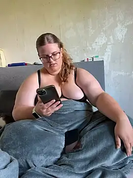 CurvyPaar2 stripchat live cam model