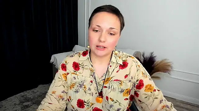 GoldenHazee stripchat live cam model