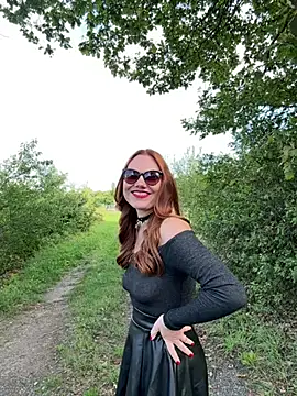 Wilde-Fuechsin stripchat live cam model