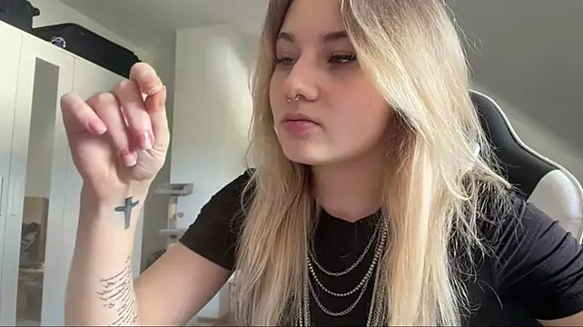 tutsicutie stripchat live cam model