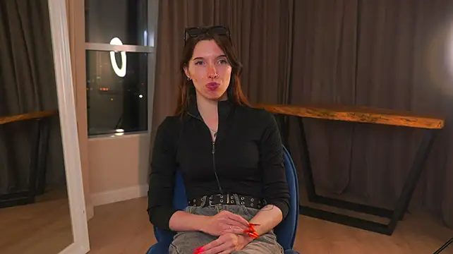 DeadraChaplik stripchat live cam model