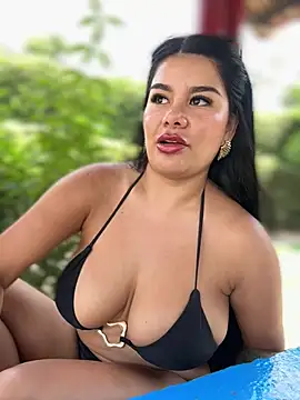 Issane_Peru stripchat live cam model
