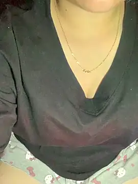 Bupbe_2k stripchat live cam model