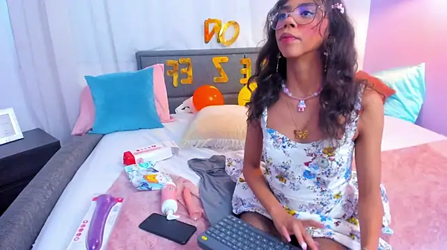 scarletyler stripchat live cam model
