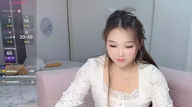 EE-01 stripchat live cam model