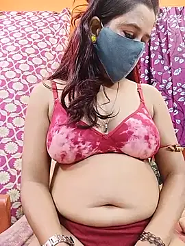 Hotpuja25 stripchat live cam model