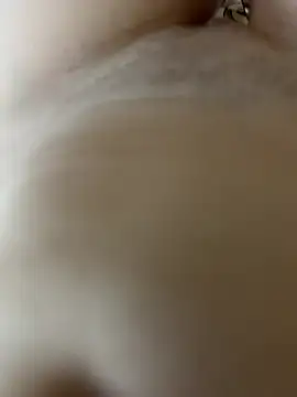 JuicyGamess stripchat live cam model