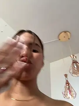 ViankaRose stripchat live cam model