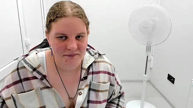Bella_shyy_ stripchat live cam model