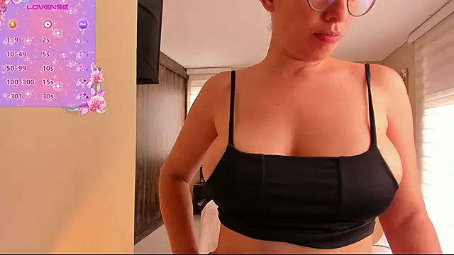 anabel_025 stripchat live cam model