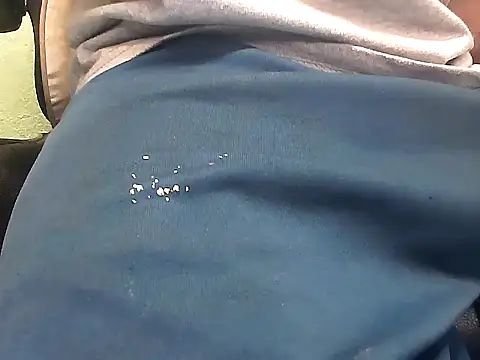 Precumking1 stripchat live cam model