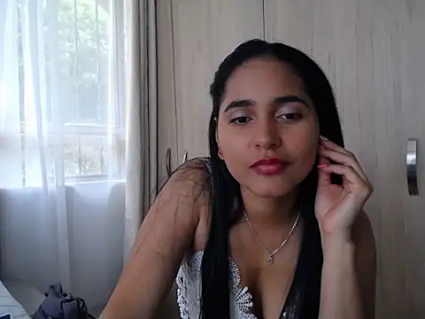 alina_velvet_220597 stripchat live cam model