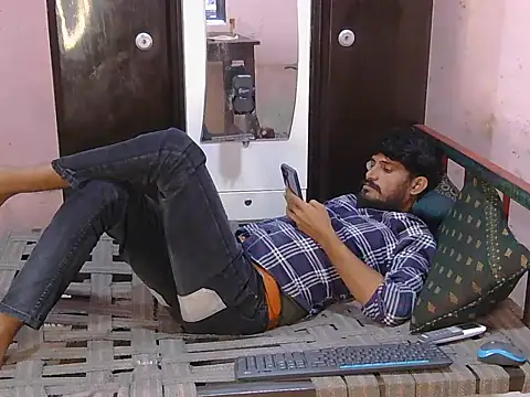HotXKrish stripchat live cam model