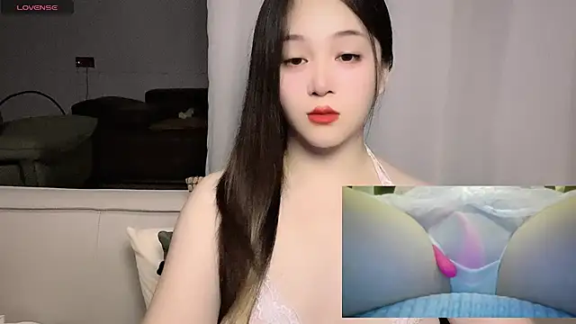 woaiqinqin stripchat live cam model
