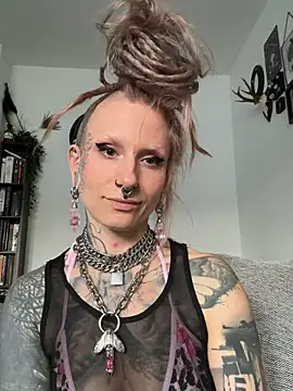Aenn_Alien stripchat live cam model