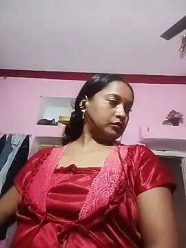 Renurani1 stripchat live cam model