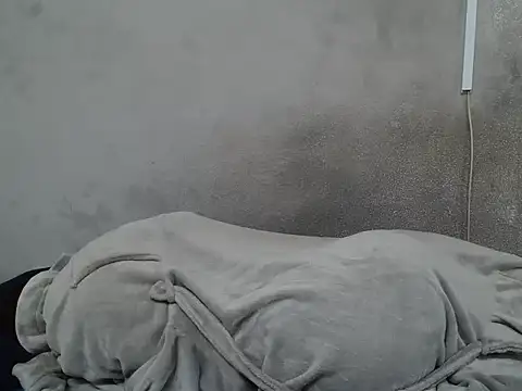 bigasshugetitsqueen stripchat live cam model
