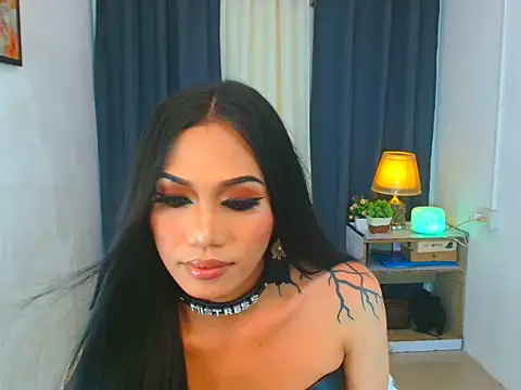 Mauie_Fire stripchat live cam model