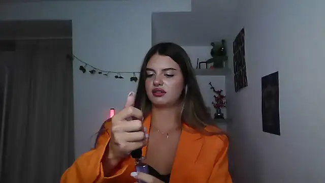 PrettyHottie stripchat live cam model