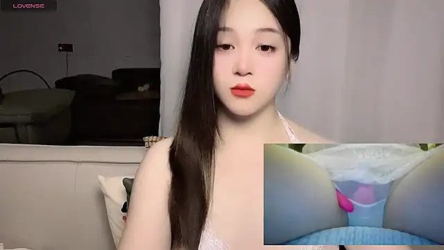 woaiqinqin stripchat live cam model