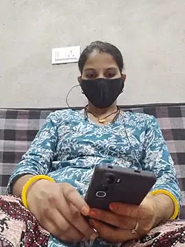 lovelypooja93 stripchat live cam model