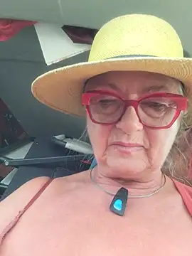 Hot-Muci stripchat live cam model