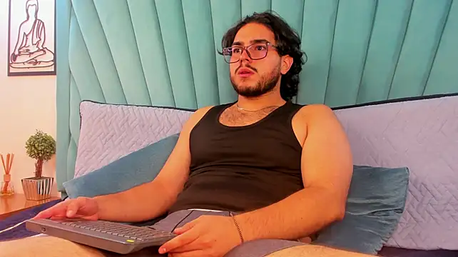 Enzo_bossJS stripchat live cam model