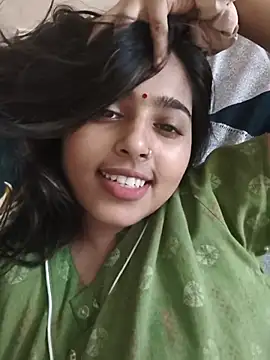 Cute-Simmi69 stripchat live cam model