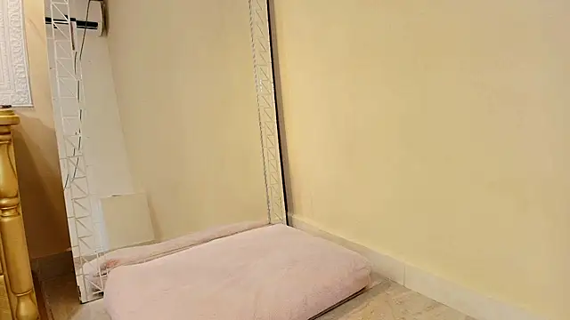 AuroraRenard stripchat live cam model
