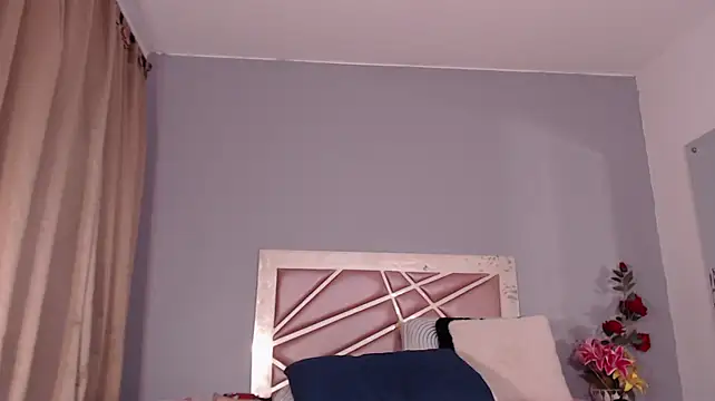 Aishaa_w10 stripchat live cam model