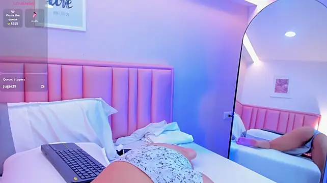 oli_rose stripchat live cam model