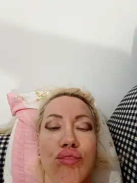 SofiaJoy stripchat live cam model