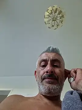 cuci45 stripchat live cam model