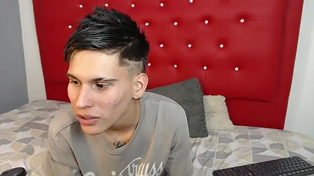 paullcb stripchat live cam model