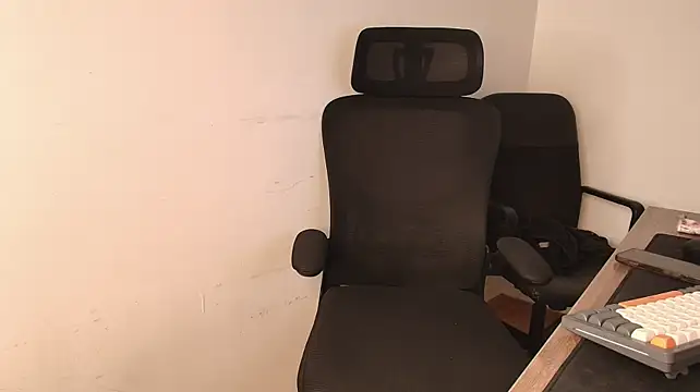 Arrogant_Eli stripchat live cam model
