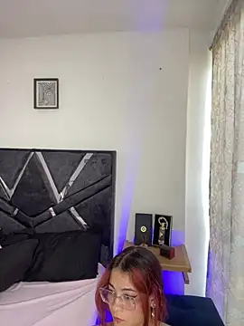 NikyFrequency stripchat live cam model