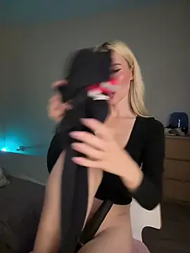 xDinnax stripchat live cam model
