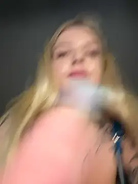 OdriOlsens stripchat live cam model